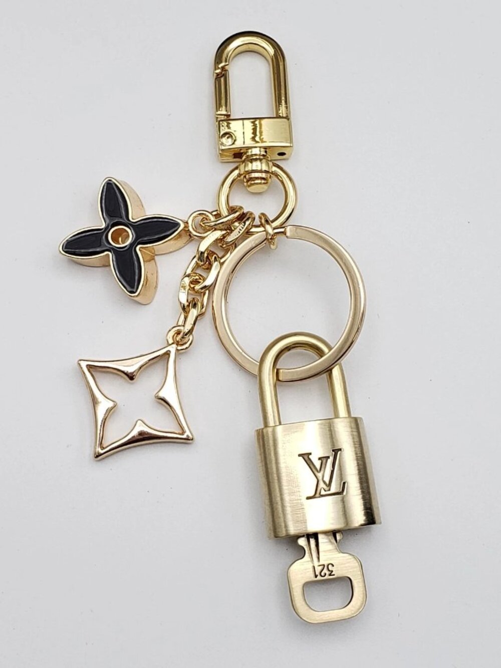 Authentic Louis Vuitton Gold Padlock 🔑 Unbranded Flower Keychain Bag Charm LV - Picture 4 of 11